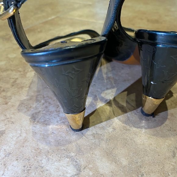 LOUIS VUITTON Green Monogram No Doubt! Sling back Sandal - Picture 8 of 13